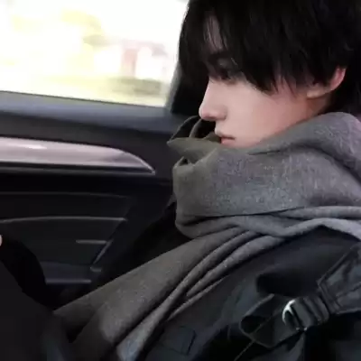 仰映容